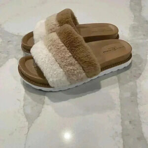 Chinese Laundry Treat Fluffy Slide Sandal in Beige Fur Colorblock Women’s Size 7